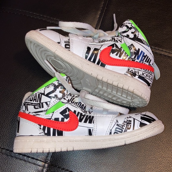 Air Jordan 1 mid GS ‘All Over Logos’ - Picture 2 of 4